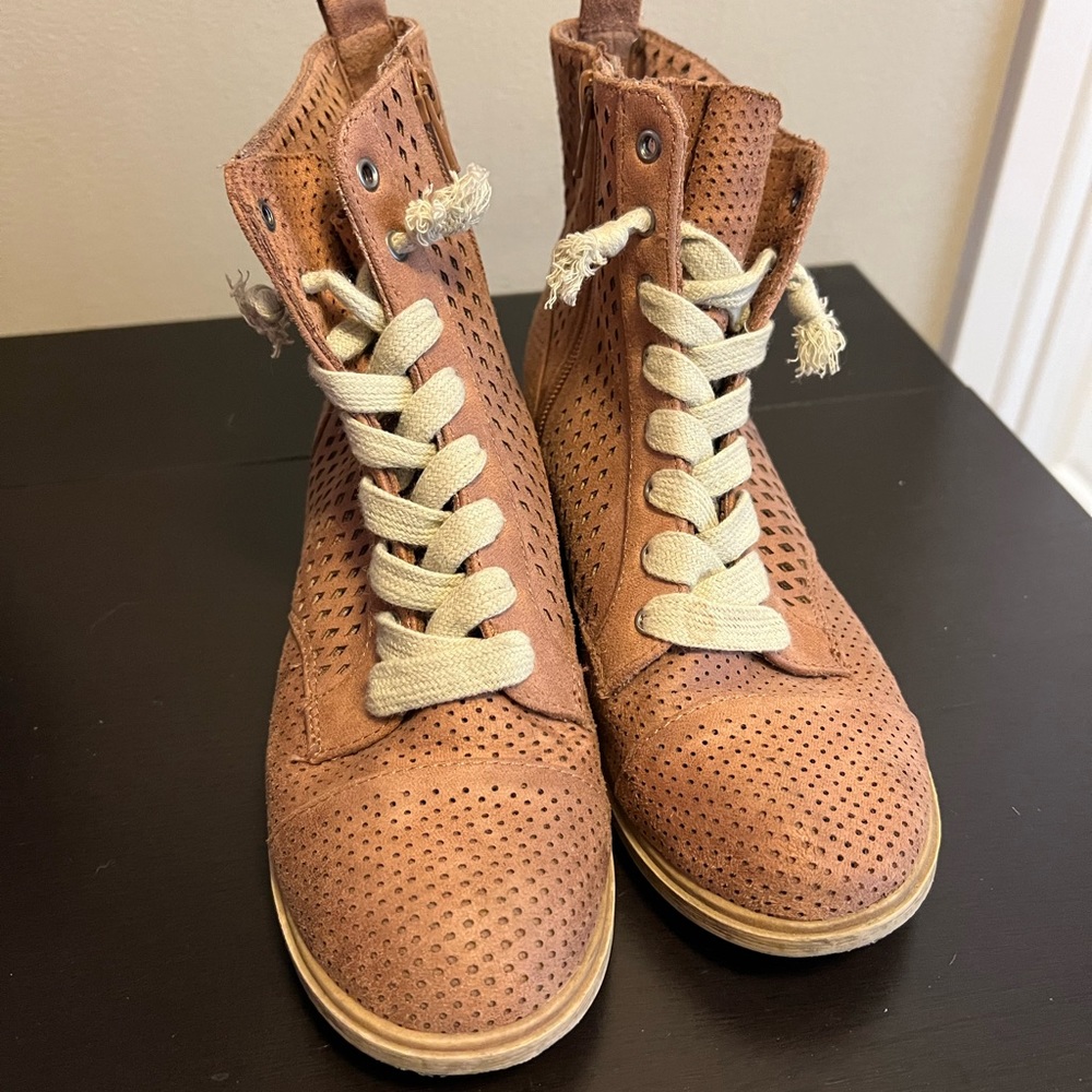 Report Boots